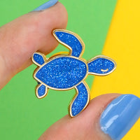 Sea turtle glitter mini pin