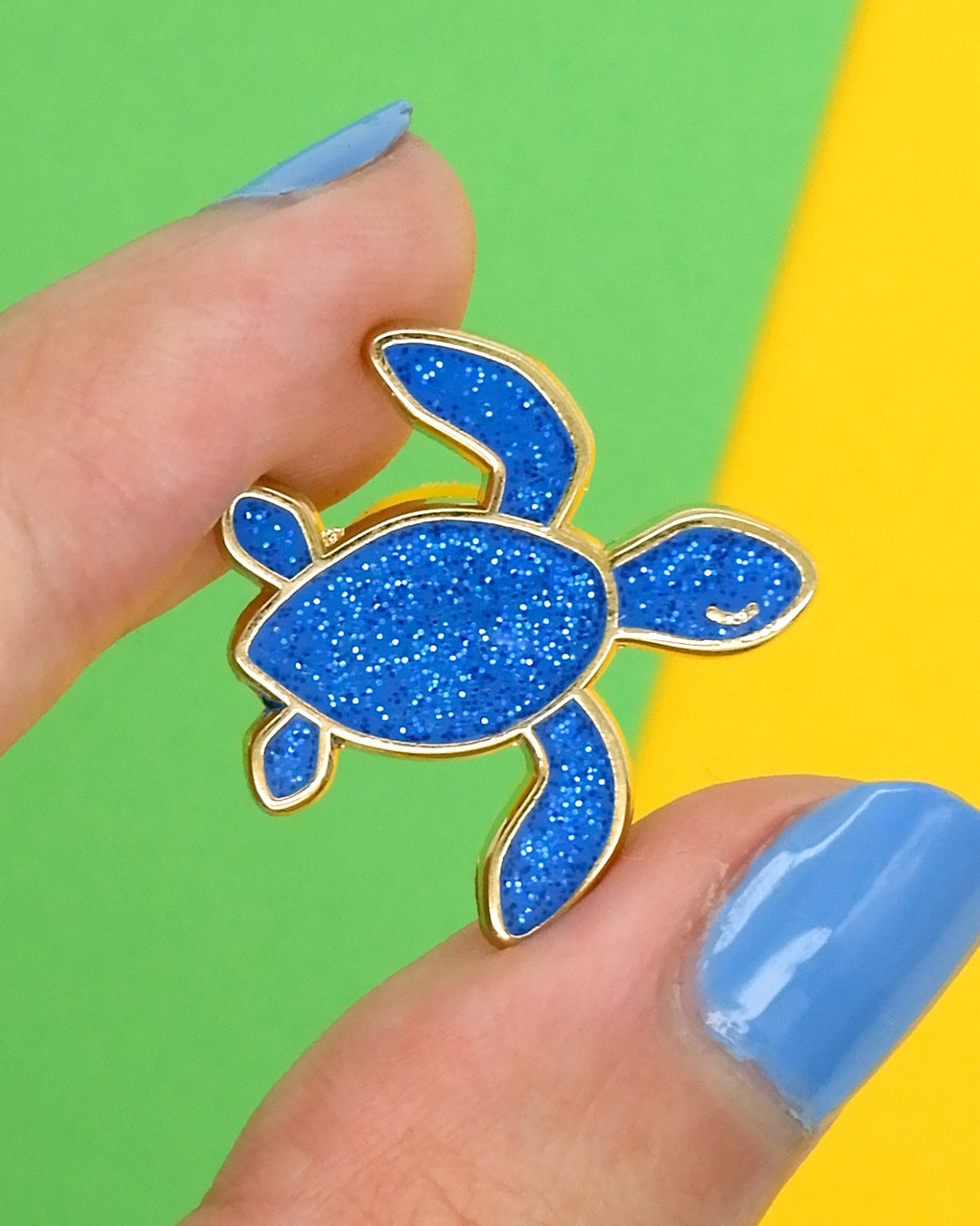 Sea turtle glitter mini pin